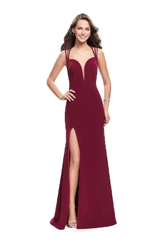 La Femme - 26167 Sweetheart Neck Strappy Back Fitted Gown Graduation party dresses